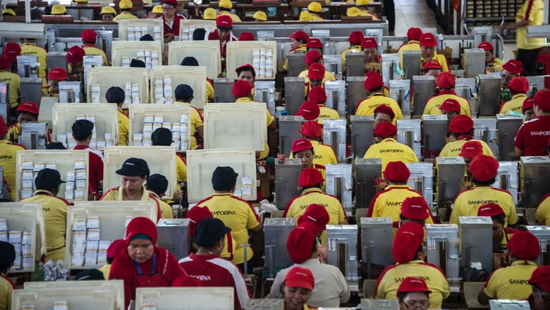 Sampoerna workers in Indonesia