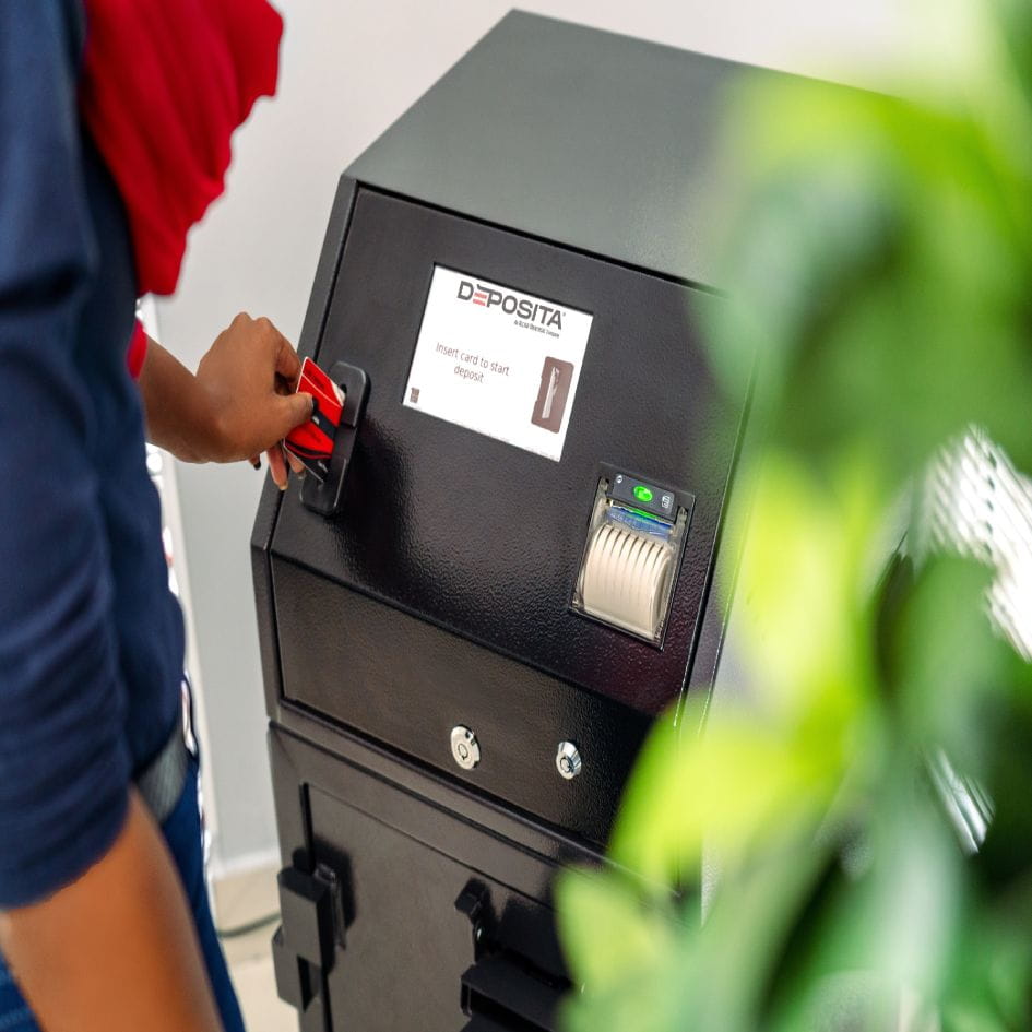 Person using Deposita device 