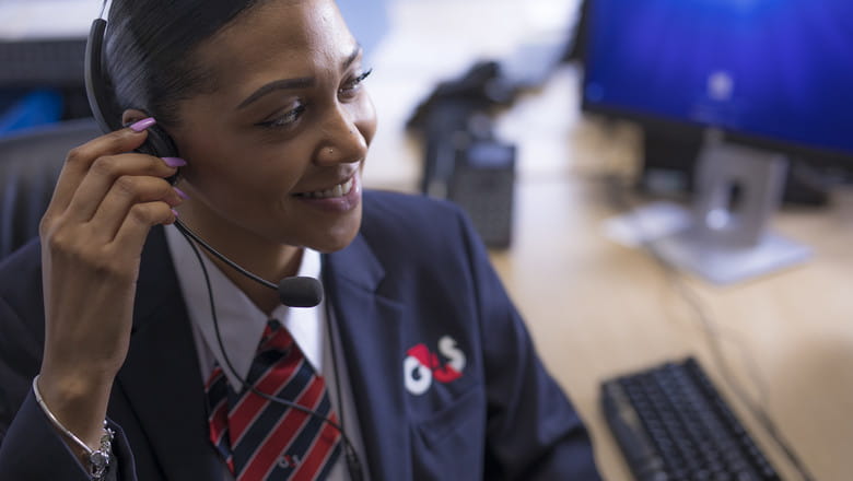 G4S employee answering the phone