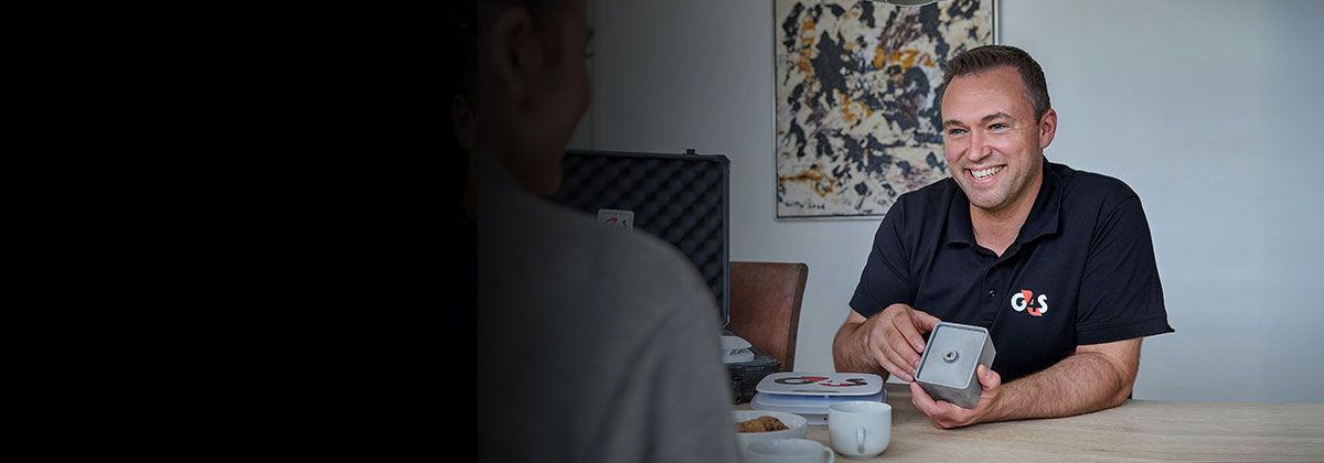 Sikkerhedskonsulent Mike hjælper kunde