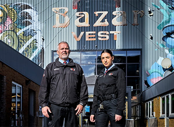 Kim og Shaimaa ved Bazar Vest