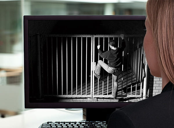 Videoovervågning der viser indbrud