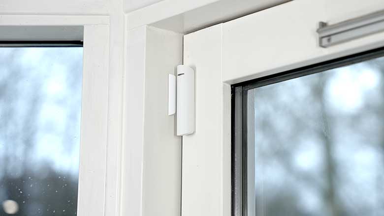 Vibrationsdetektor på dør