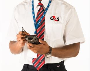 medizin mann mit weißer hemd