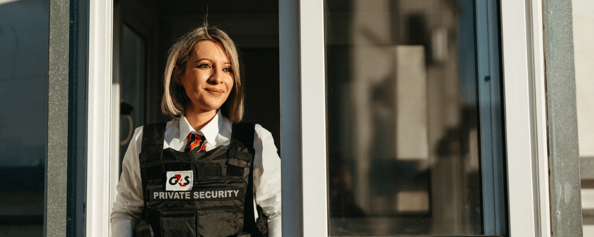 G4S mansguarding woman