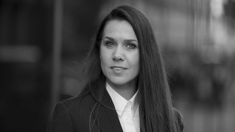 G4S Serbia female guard