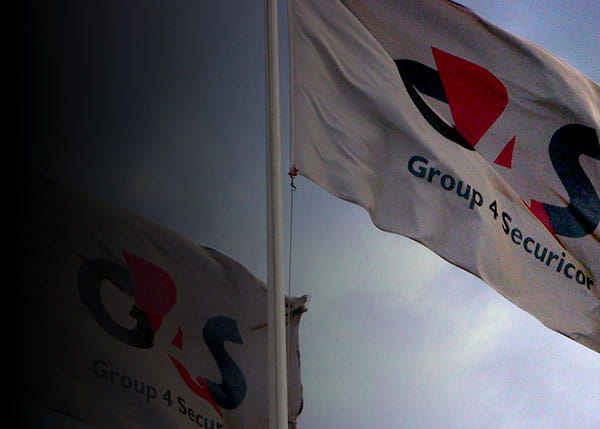 Bandera G4S flameando