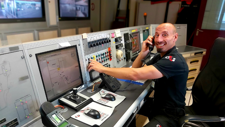 Notre collègue Nicolas