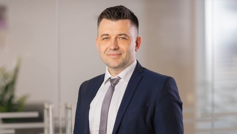 Ivo Krievs, Jurists uzņēmumā