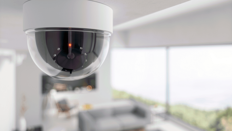Video novērošanas kamera pielāgota objekt apsardzei mājās.