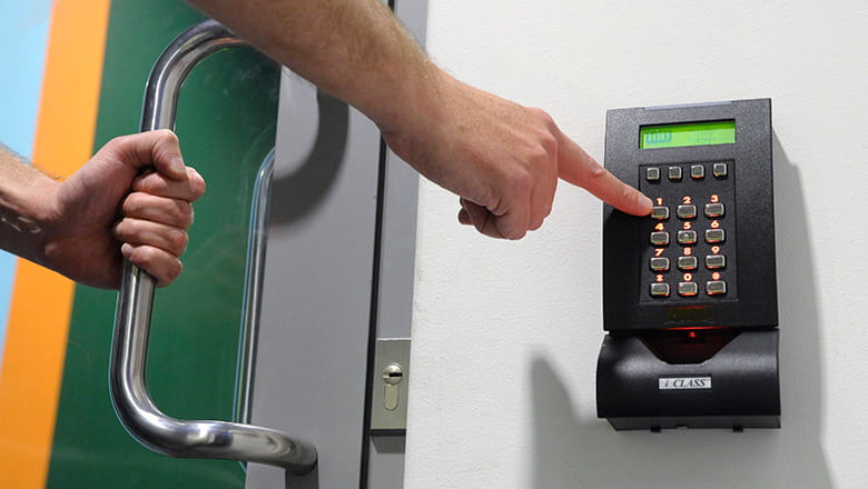 Toegangscontrolesysteem deur